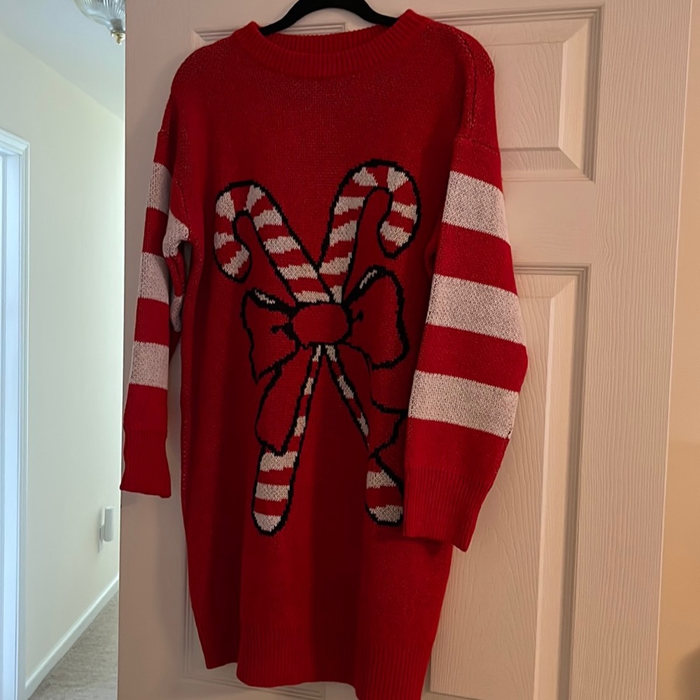 Adorable Christmas sweater dress. Only worn once. Size M 🎅🏻💋